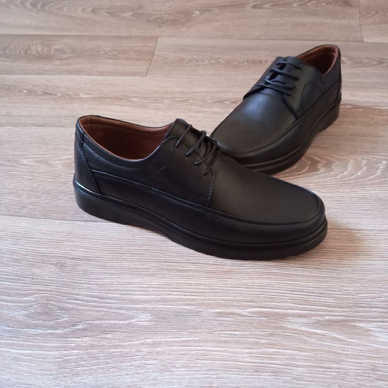 صباط ميدكال اسود مصنوع من الجلد